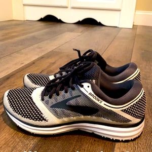 Women’s Brooks Running Shoes Size 8